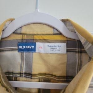 Old Navy Men's dress shirt size XL gold/gray/white plaid